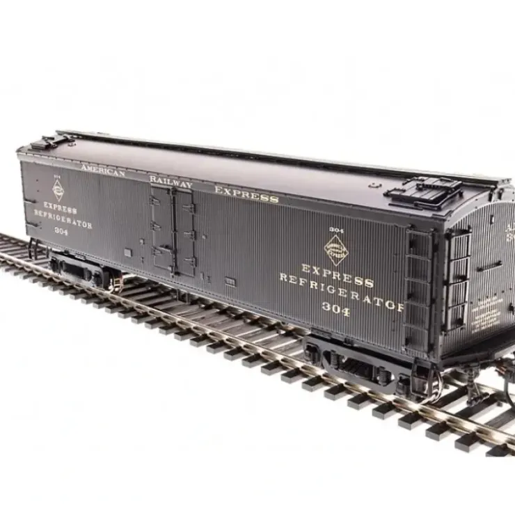 Broadway Limited 1824 HO American Railway Express 53'6" Wood Express Reefer #304 - Your Source for Gaming Essentials