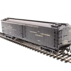 Broadway Limited 1825 HO Chicago Great Western 53'6" Wood Express Reefer #851 - Your Source for Gaming Essentials