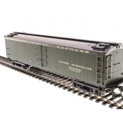 Broadway Limited 1837 HO Pacific Fruit Express 53'6" Wood Express Reefer #706 - Your Source for Gaming Essentials