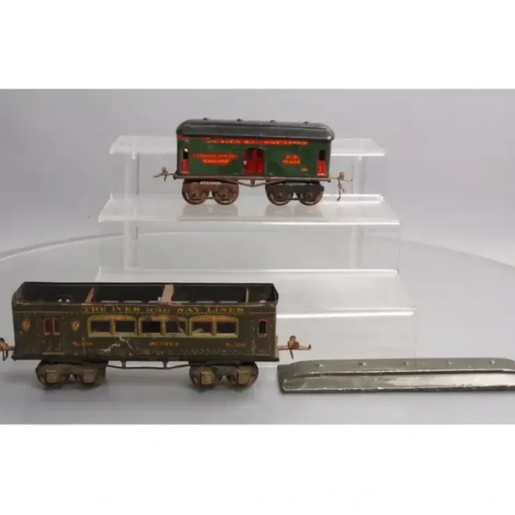 Ives Vintage O Prewar Assorted Tinplate Passenger Cars: 60, 130 [2] - Your Source for Gaming Essentials