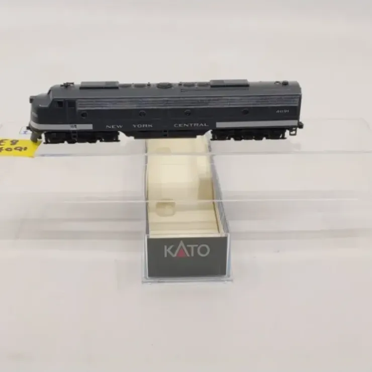 Kato 176-254 New York Central E8/9A Diesel Locomotive #4054-Custom EX/Box - Your Source for Gaming Essentials