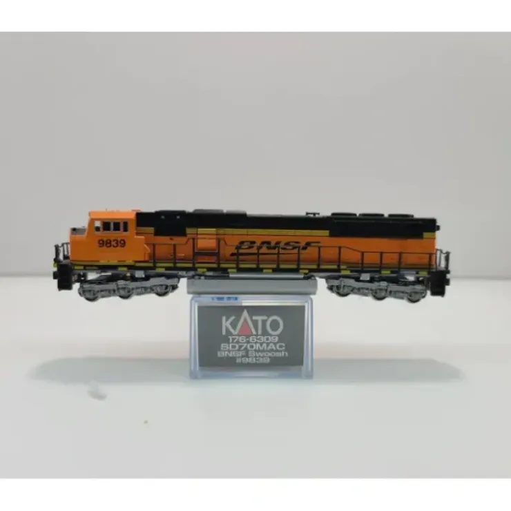 Kato 176-6309 N Scale BNSF 'Swoosh' SD70MAC Diesel Locomotive #9839 LN/Box - Your Source for Gaming Essentials