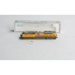 Kato 176-8425 N Scale Union Pacific 'Flag' SD70ACe Diesel Locomotive #8453 - Your Source for Gaming Essentials
