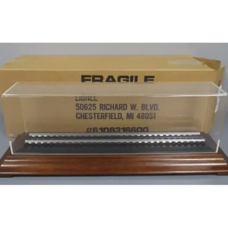 Lionel 6108316600 GG-1:20 Display Case - Your Source for Gaming Essentials