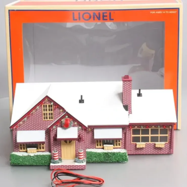 Lionel 6-37957 O Deluxe Holiday House Building with Operating Christmas Lights - Your Source for Gaming Essentials
