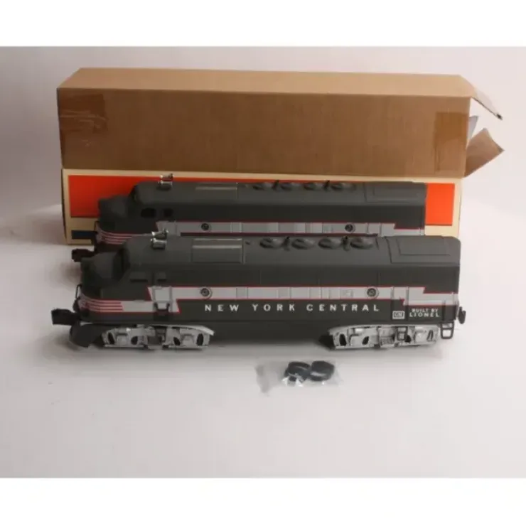 Lionel 6-38368 O Gauge Archive NYC 'Red Lightning' Conventional F3A-A Diesel Set - Your Source for Gaming Essentials